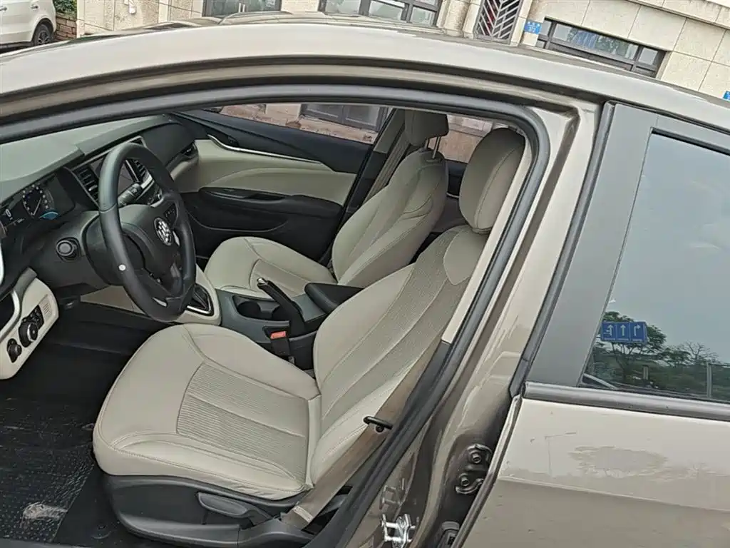 Buick Excelle 2016 — фото 15