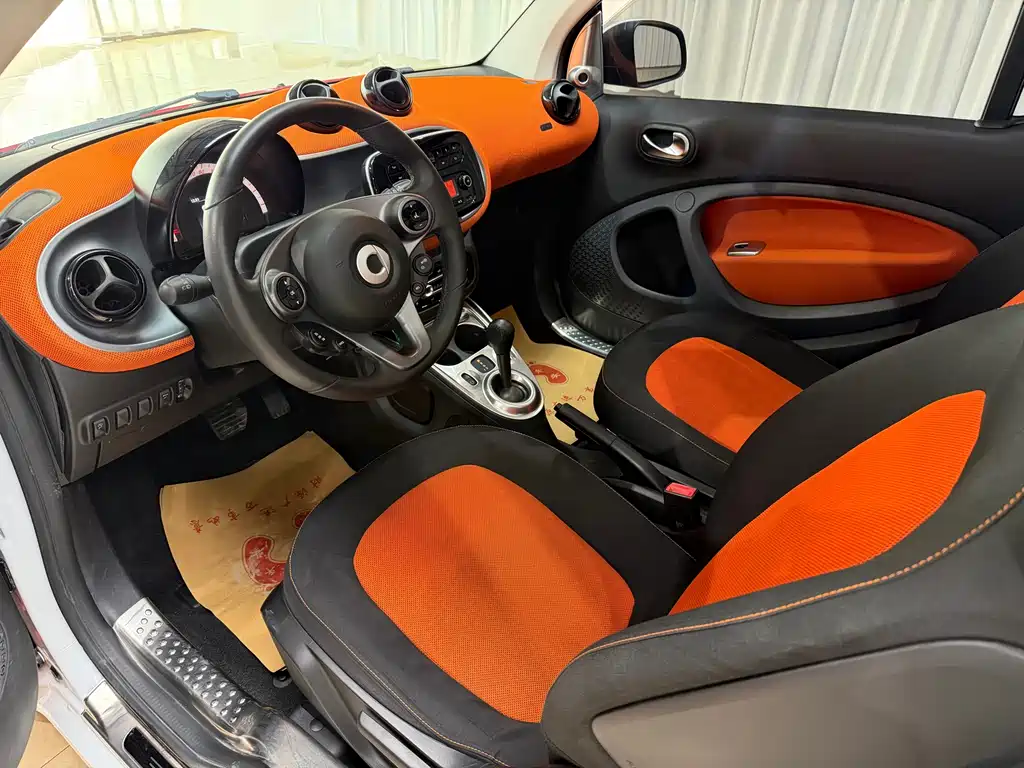 smart Fortwo 2017 — фото 17