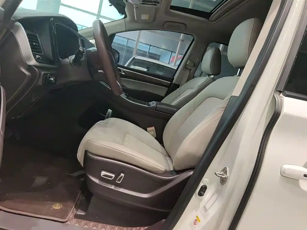 GAC Motor Trumpchi M8 2021 — фото 15
