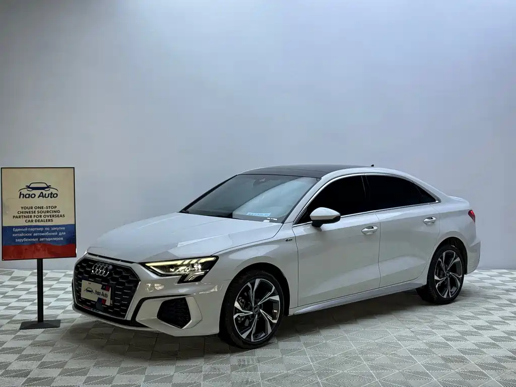Audi A3 2023 — фото 1