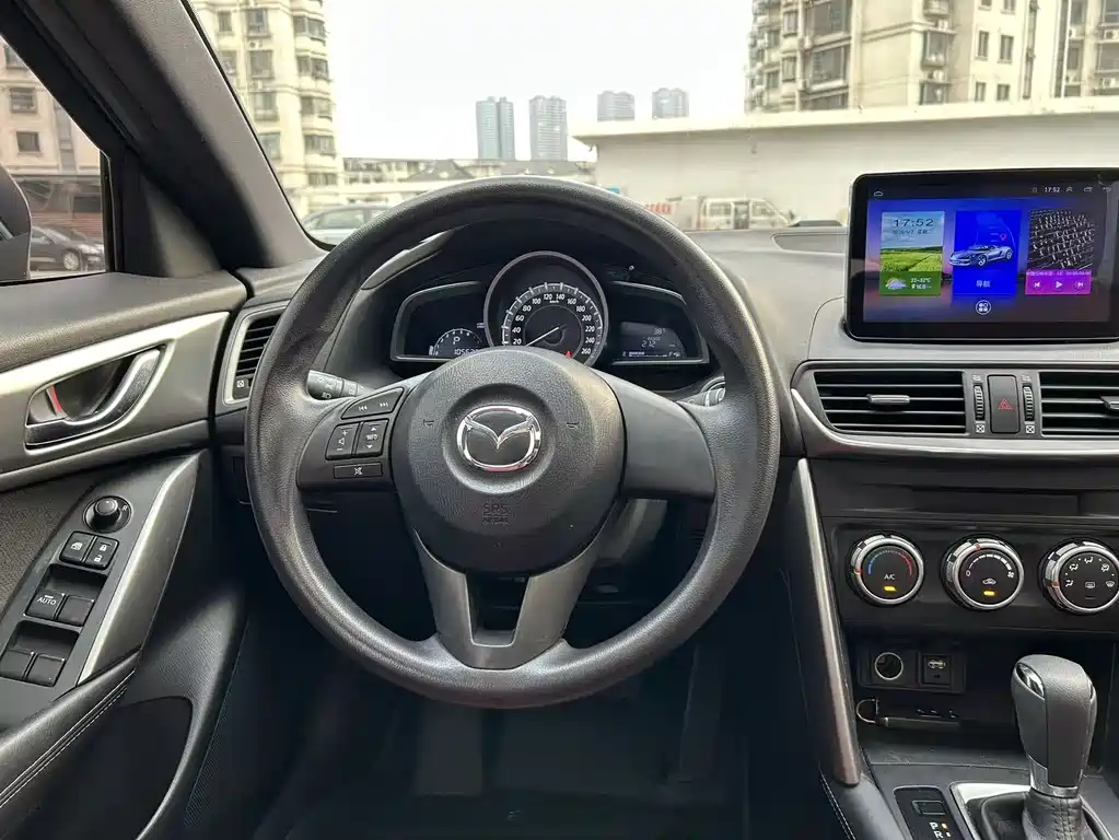 Mazda CX-4 2017 — фото 15