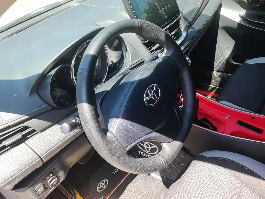 Toyota Yaris L 2020 — фото 15