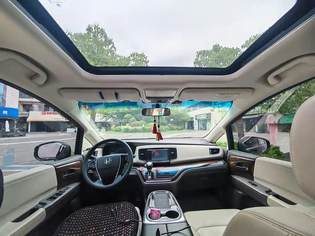 Honda Odyssey 2017 — фото 13