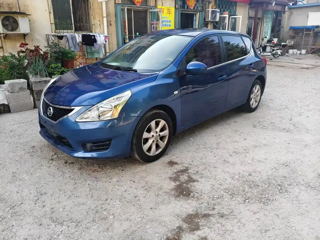 Nissan Tiida 2012