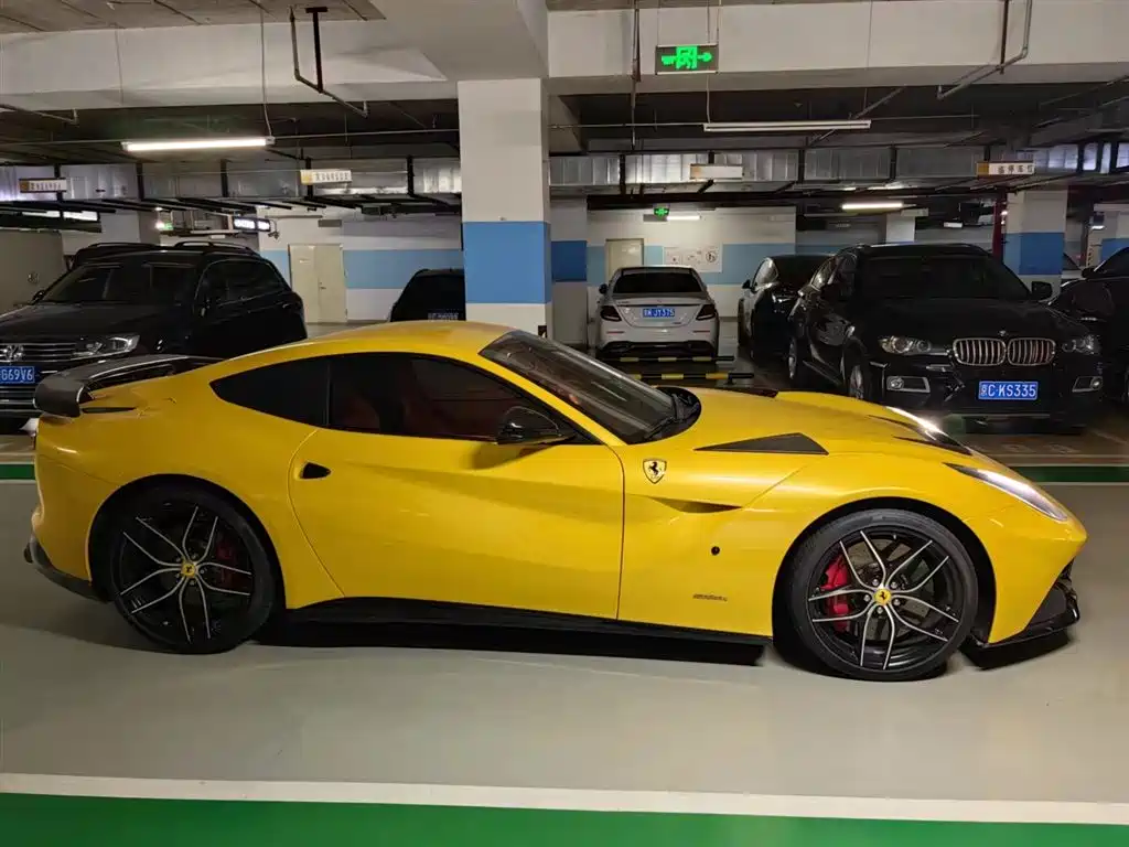 Ferrari F12berlinetta 2014 — фото 12