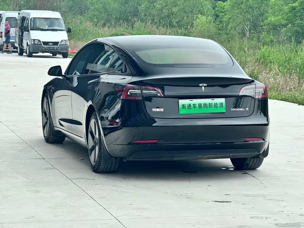 Tesla Model 3 2022 — фото 10