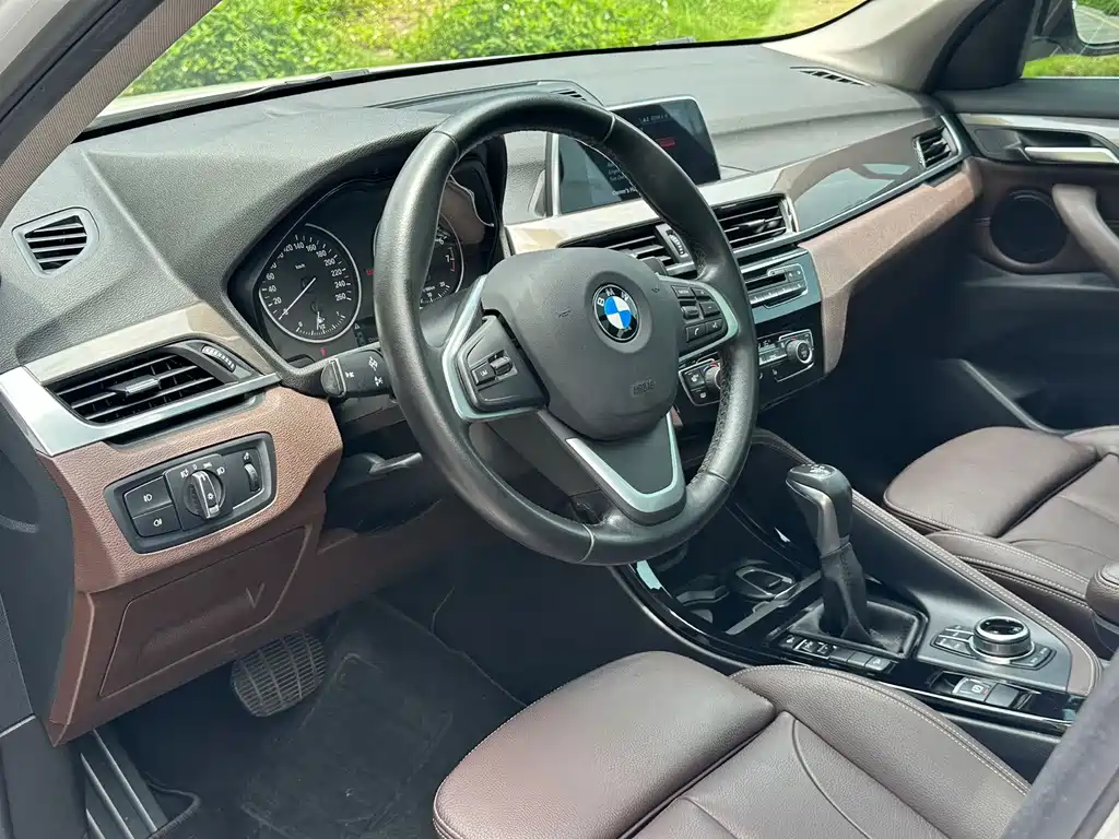 BMW X1 2018 — фото 8