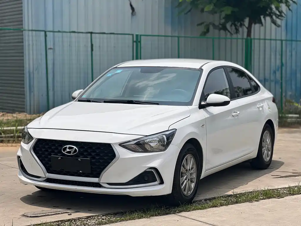 Hyundai Elantra 2020 — фото 1