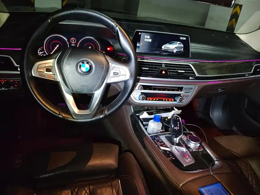 BMW 7 Series 2018 — фото 12