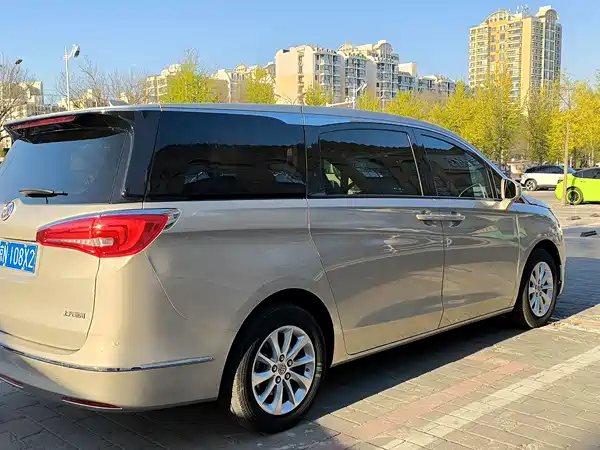 Buick GL8 2017