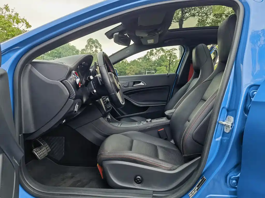 Mercedes-Benz A-Class 2014 — фото 12