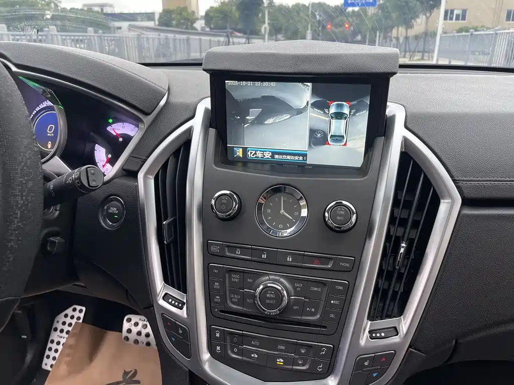 Cadillac SRX 2012 — фото 10