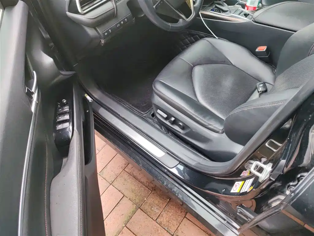 Toyota Camry 2018 — фото 14