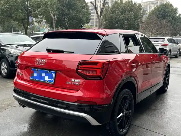 Audi Q2L 2021