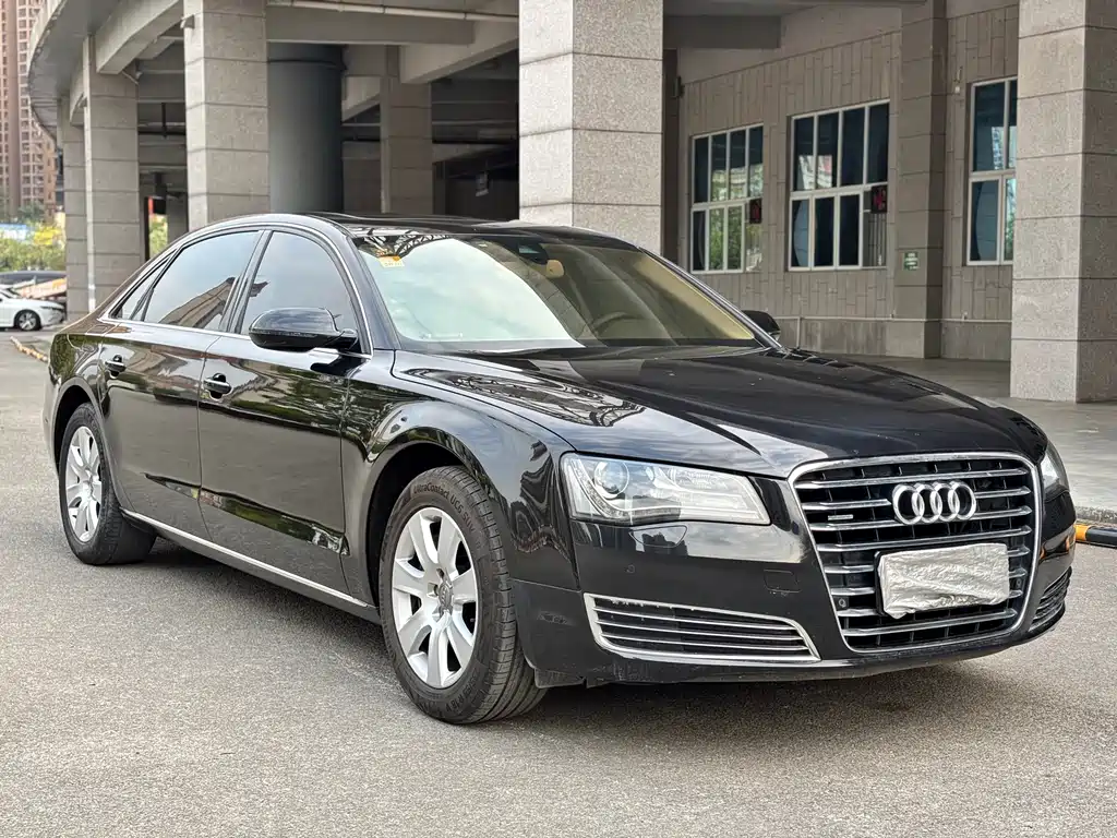 Audi A8 2014 — фото 2