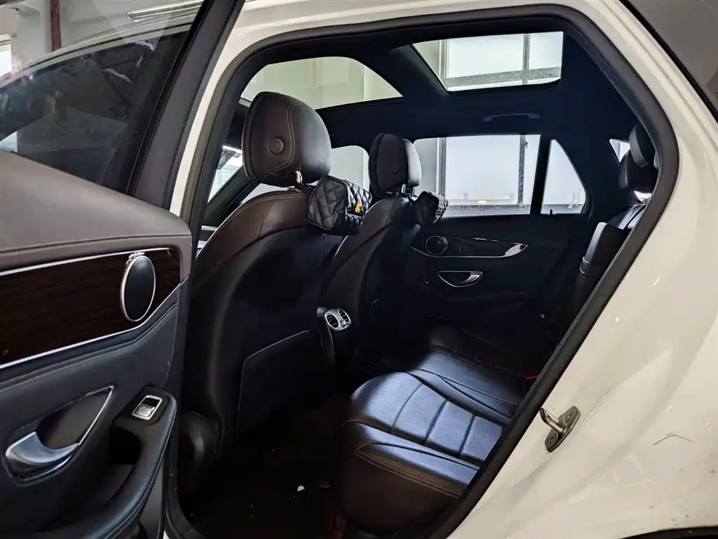 Mercedes-Benz GLC 2018 — фото 24