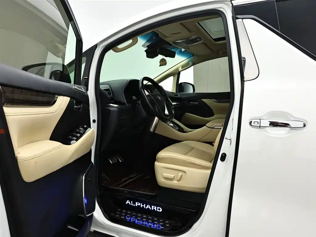 Toyota Alphard 2020 — фото 11