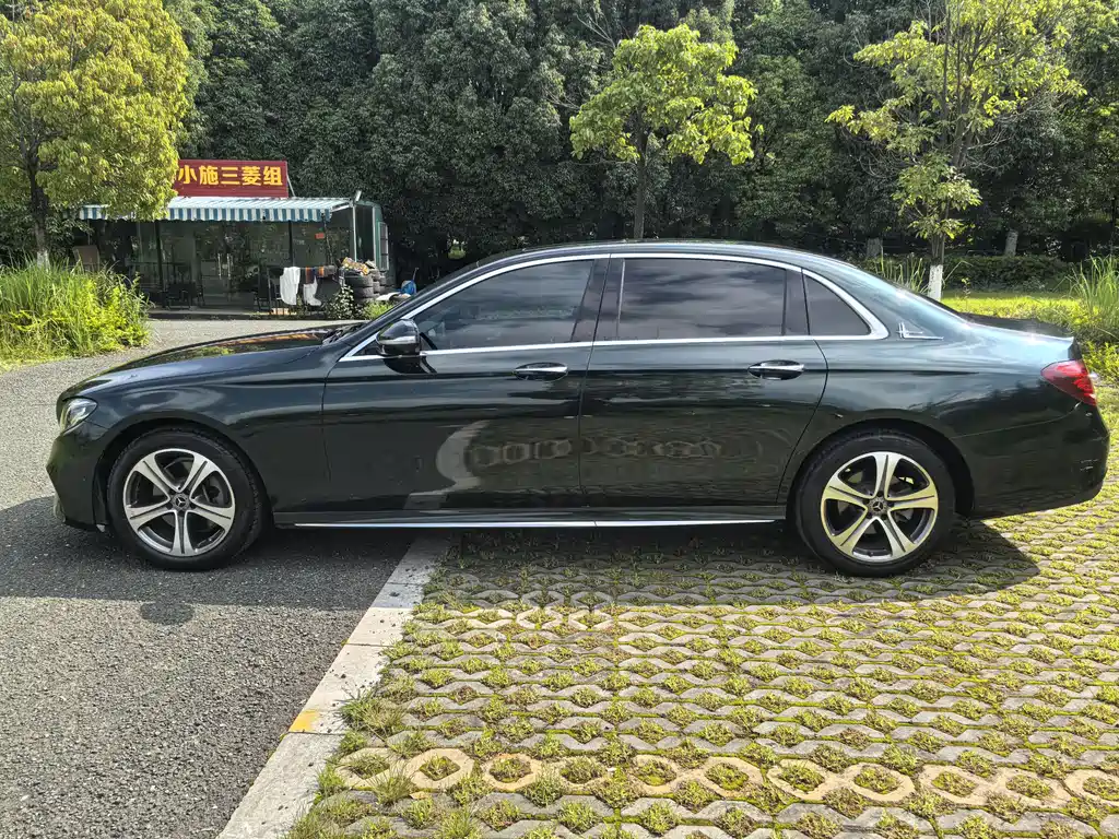 Mercedes-Benz E-Class 2019 — фото 11