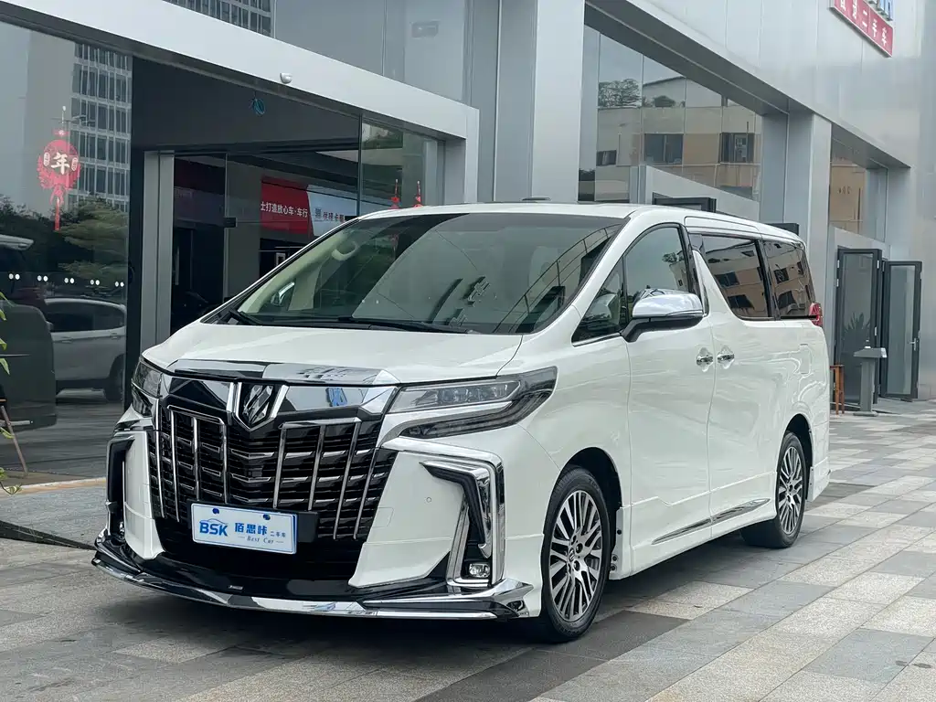 Toyota Alphard 2018 — фото 1