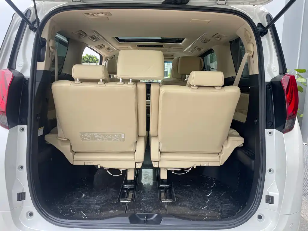 Toyota Alphard 2018 — фото 9