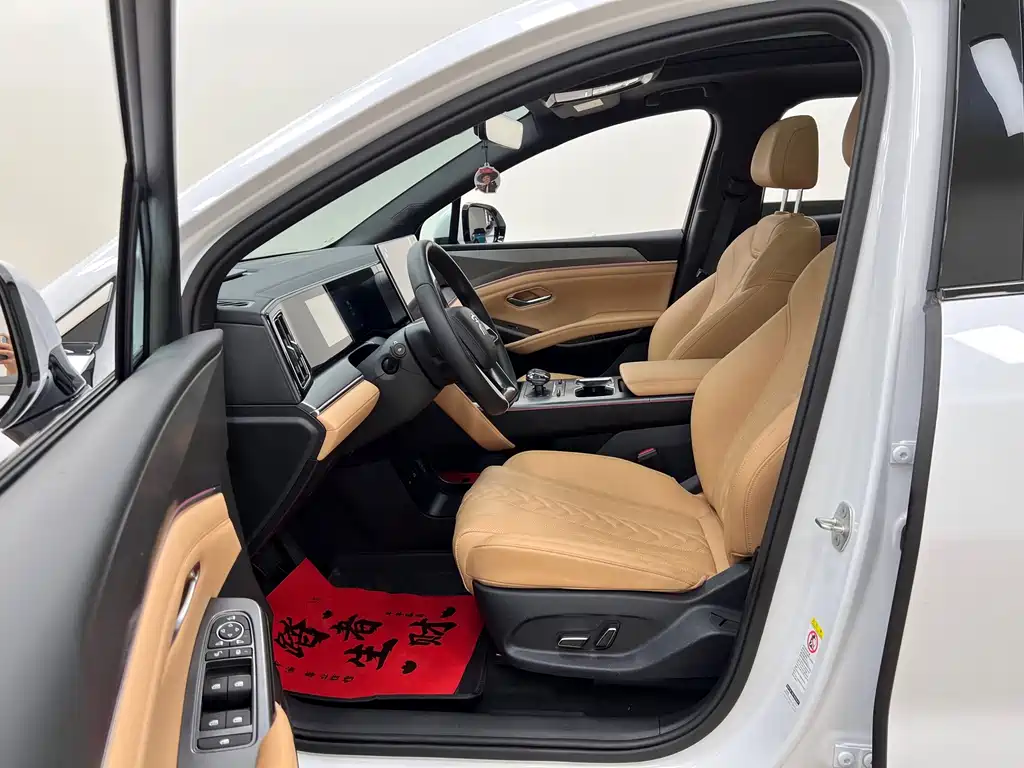 BYD Song L DM-i 2025 — фото 16