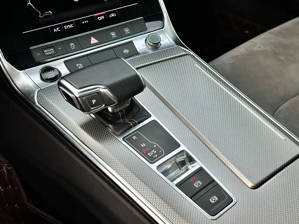 Audi A6L 2022 — фото 12