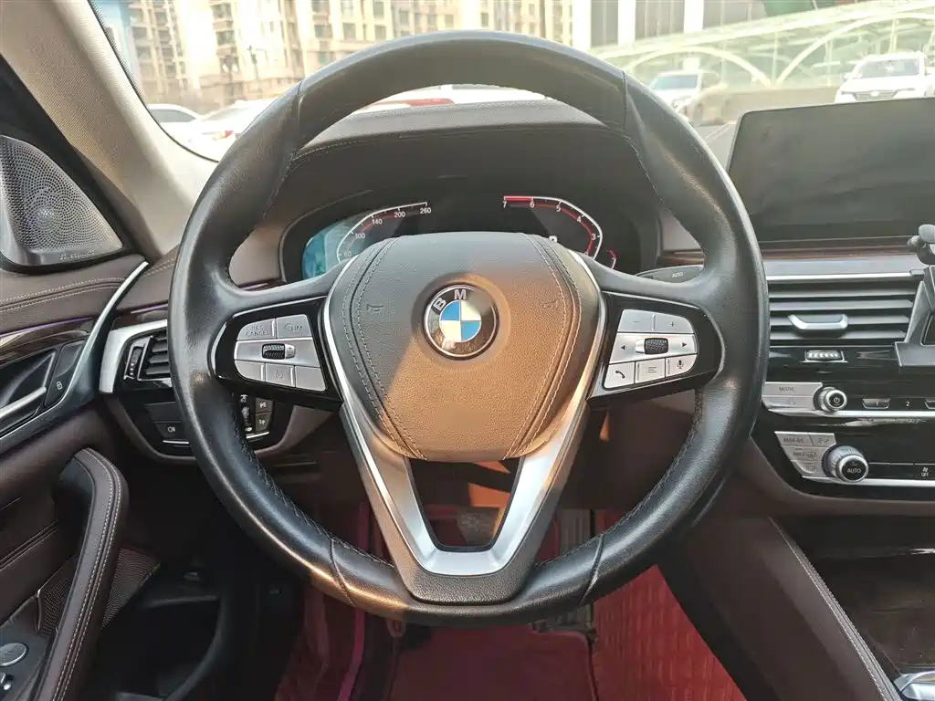 BMW 5 Series 2020 — фото 11