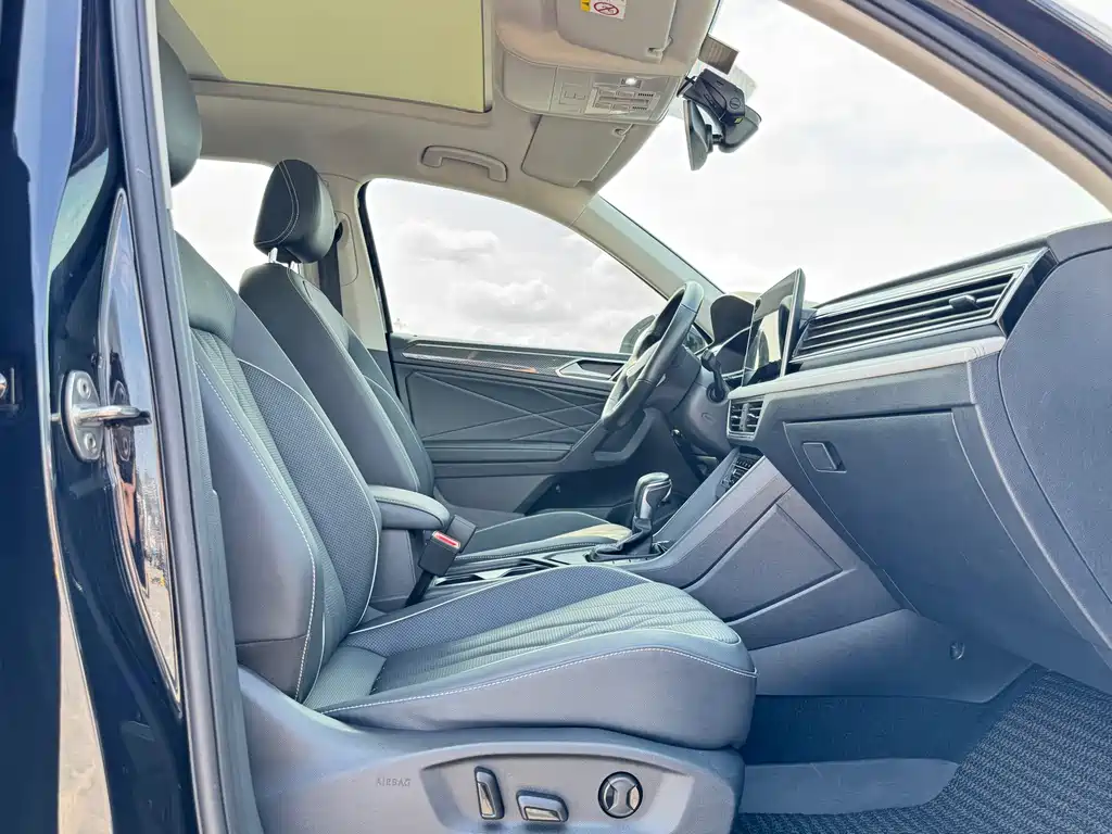 Volkswagen Tiguan L 2022