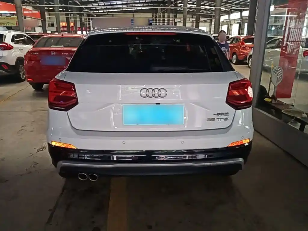 Audi Q2L 2020
