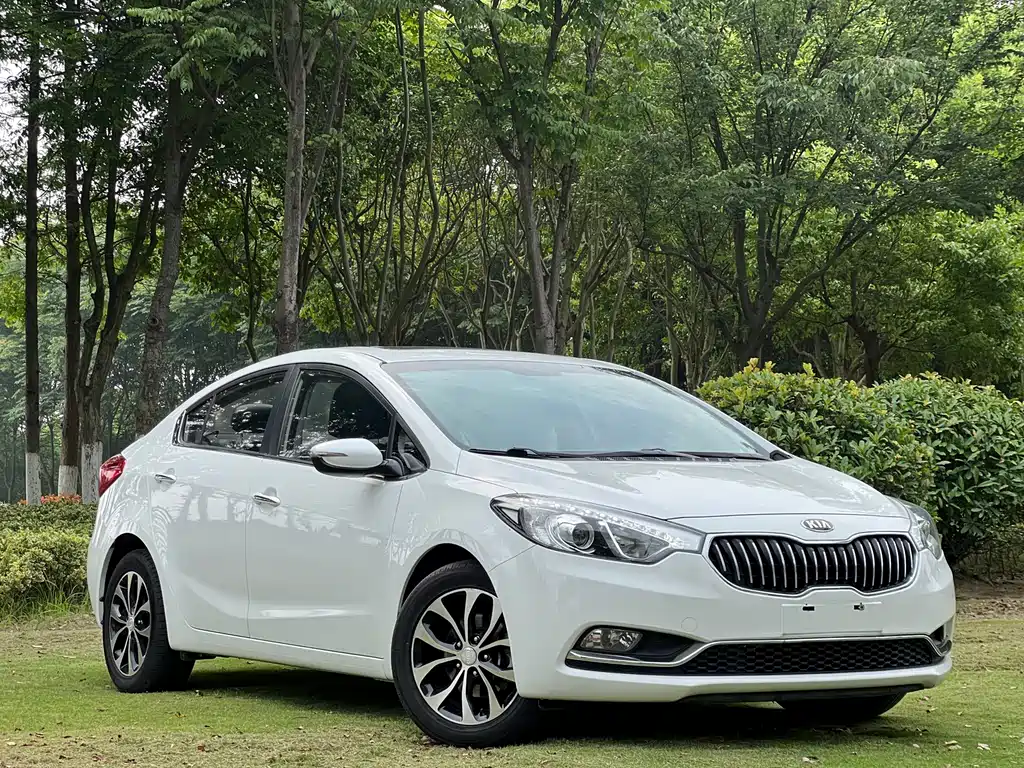 Kia K3 2014 — фото 14
