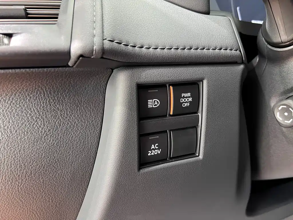 Toyota Alphard 2025 — фото 18