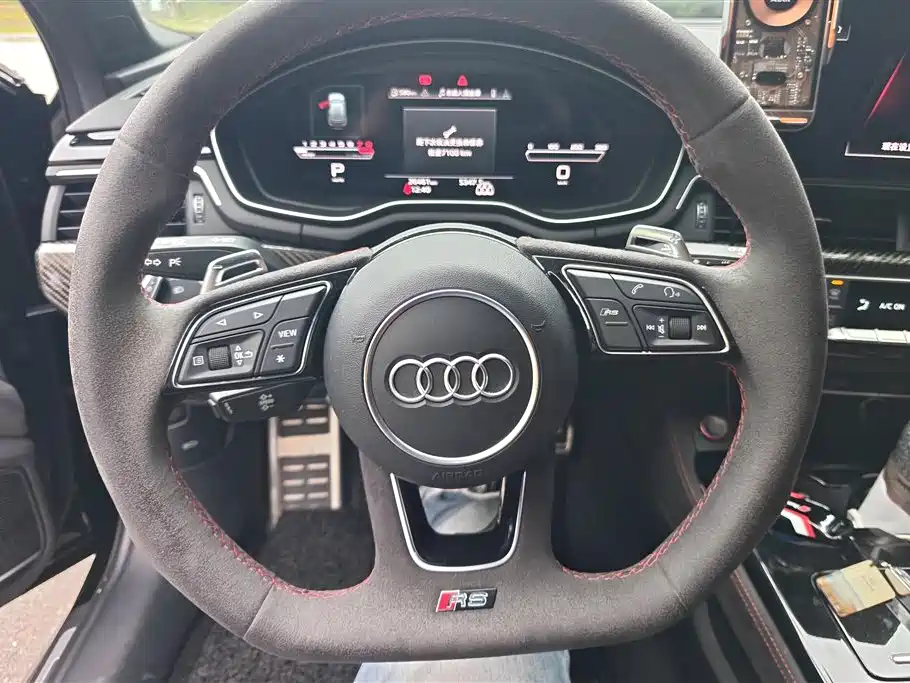 Audi RS 4 2023 — фото 15