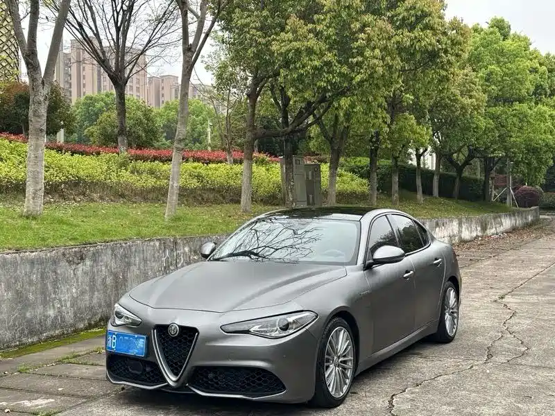 Alfa Romeo Giulia 2018 — фото 3