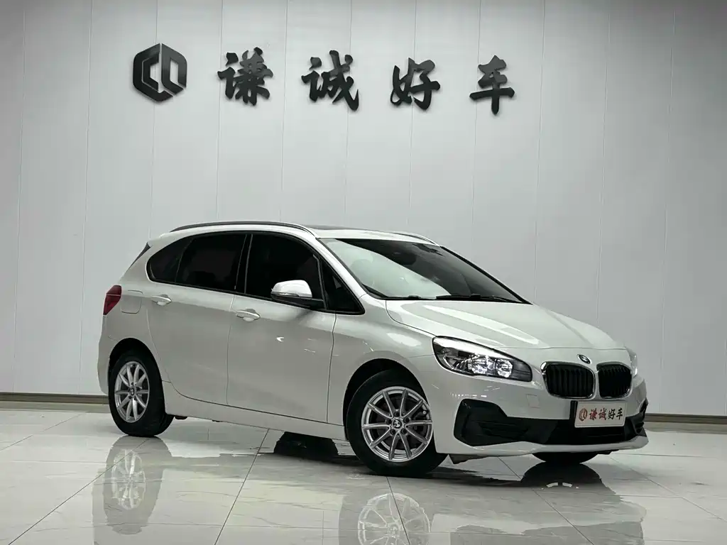 BMW 2 Series Active Tourer 2018 — фото 5
