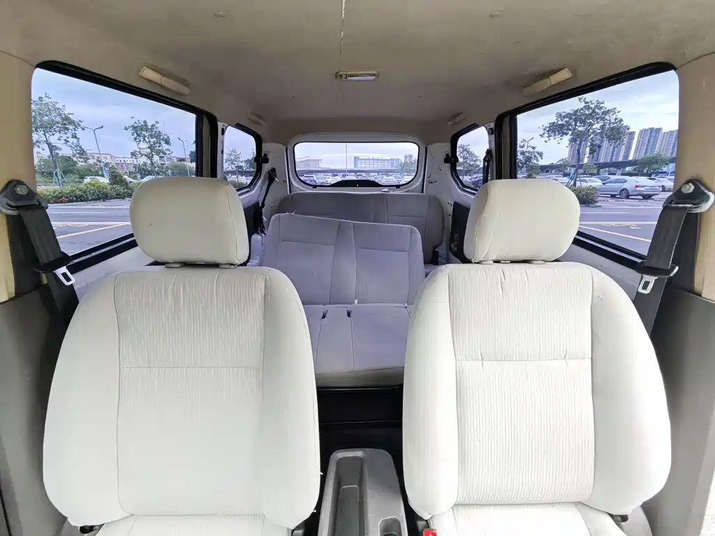 Wuling Hongguang 2017