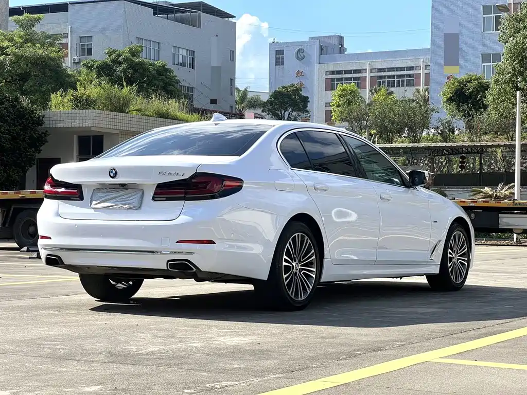 BMW 5 Series 2021