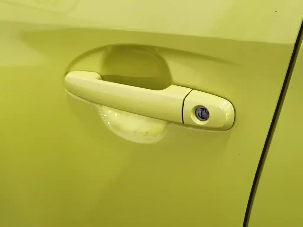 Toyota Yaris L 2017 — фото 18