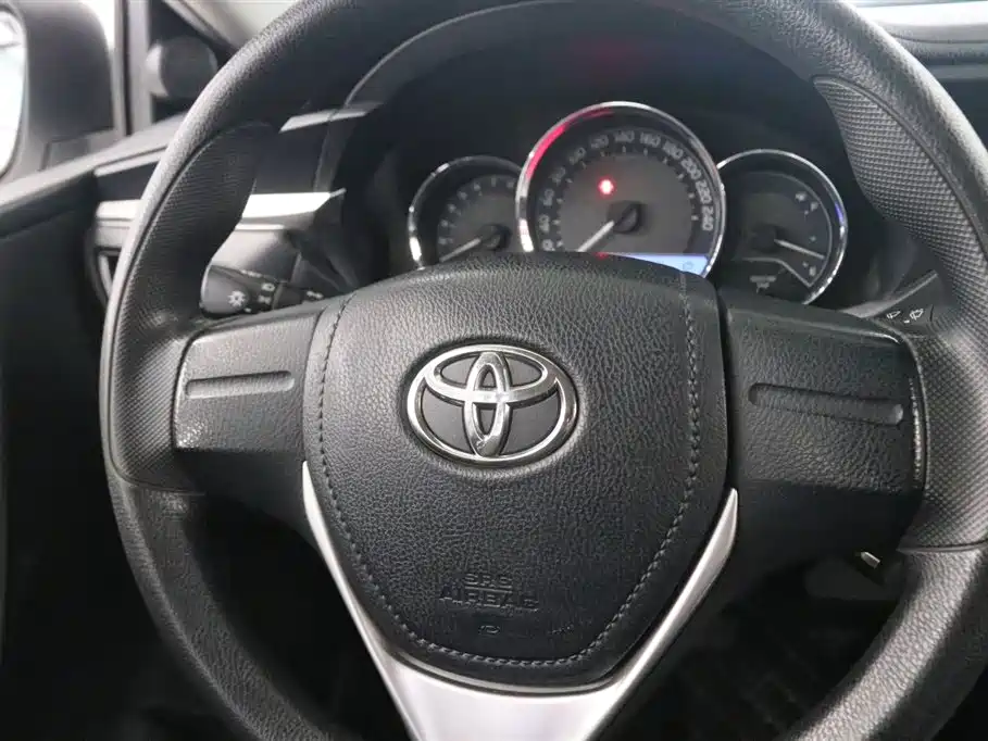 Toyota Corolla 2016 — фото 6