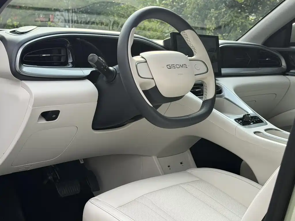 Geely Galaxy Starwish 2025 — фото 12