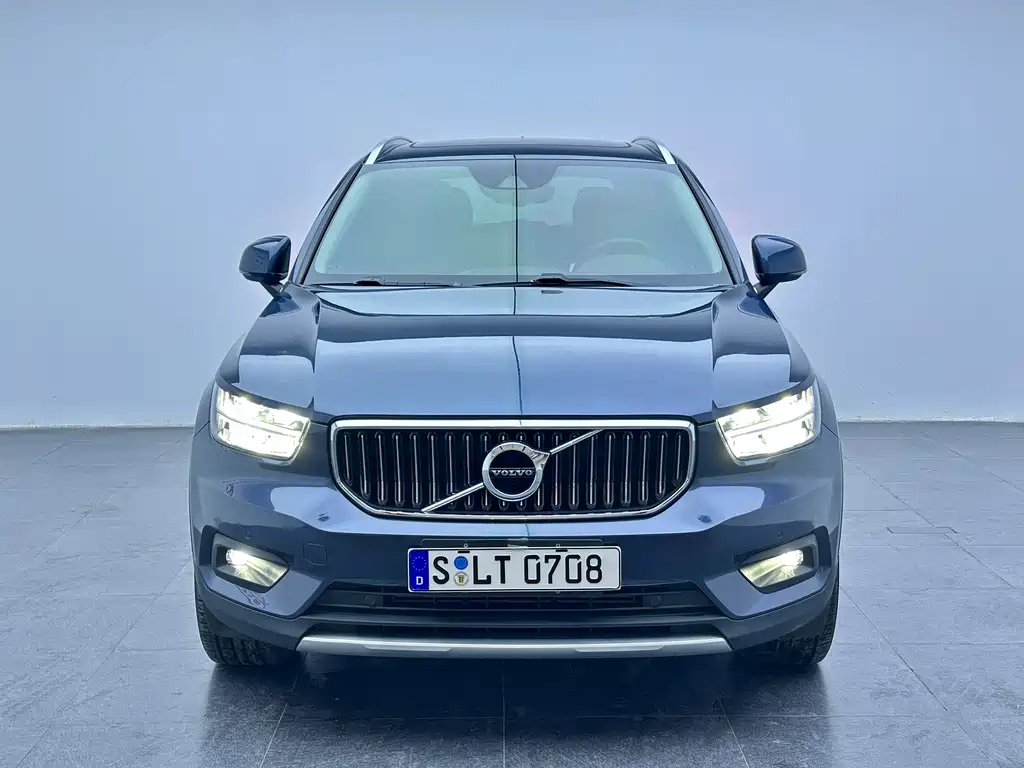 Volvo XC40 2021 — фото 2
