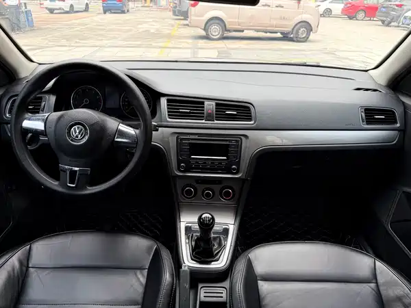 Volkswagen Lavida 2013
