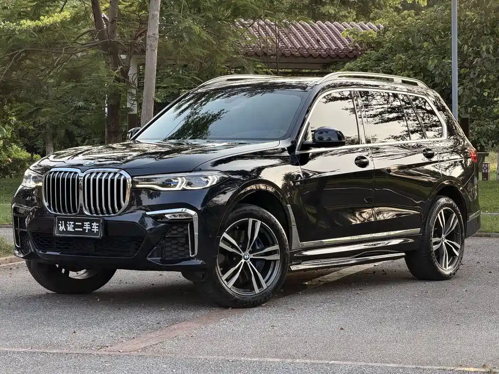 BMW X7 2021 — фото 1