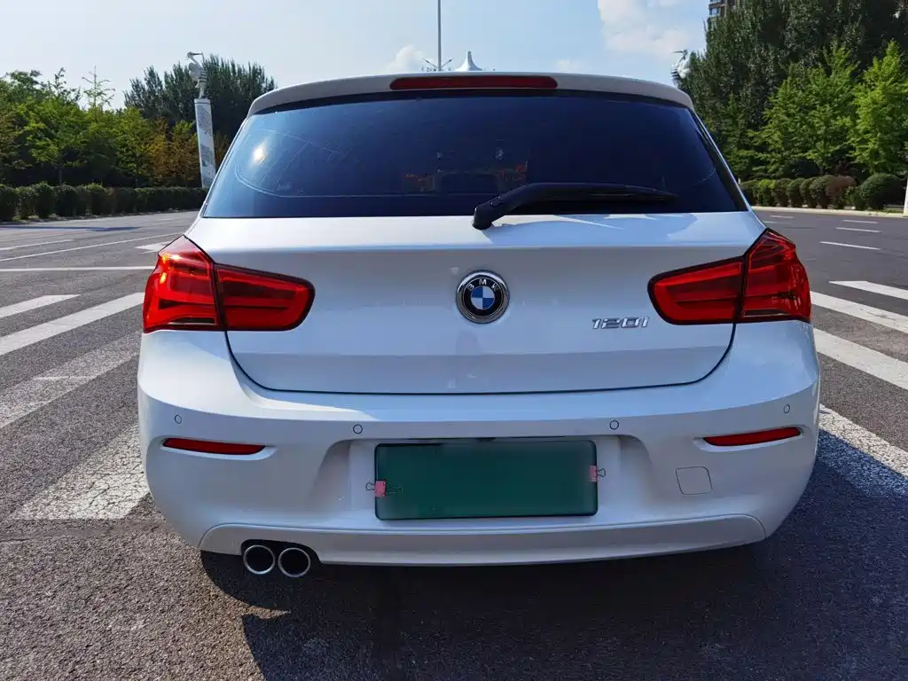 BMW 1 Series 2017 — фото 13