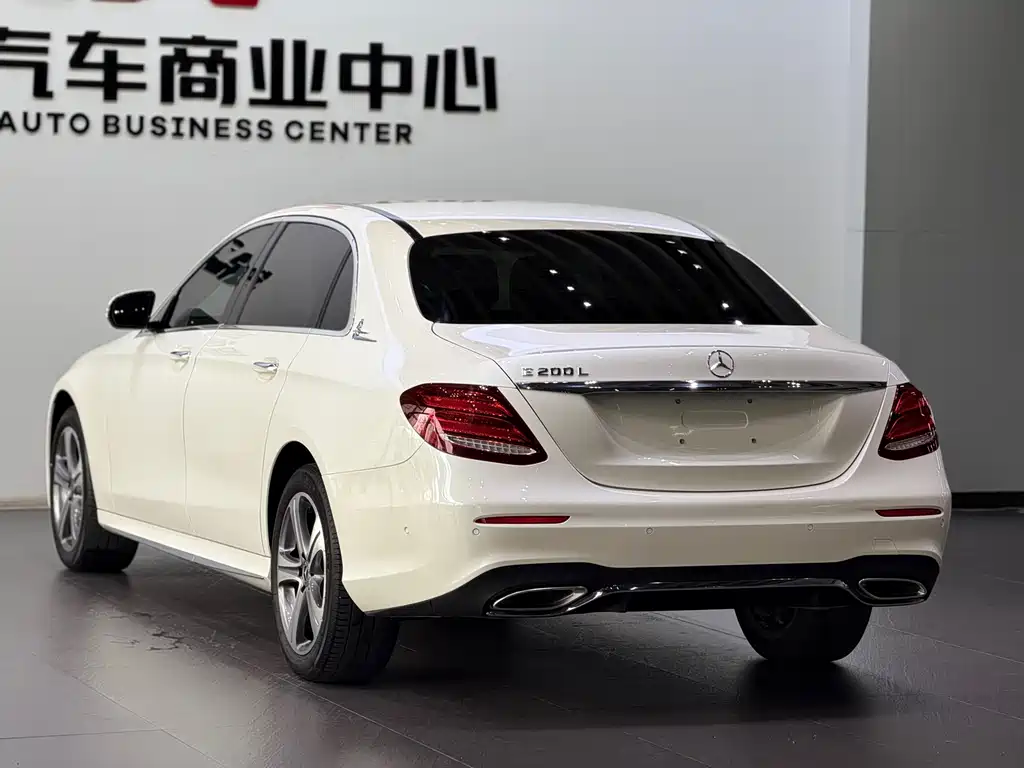Mercedes-Benz E-Class 2018 — фото 9