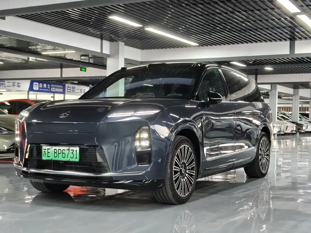 NIO ES8 2025