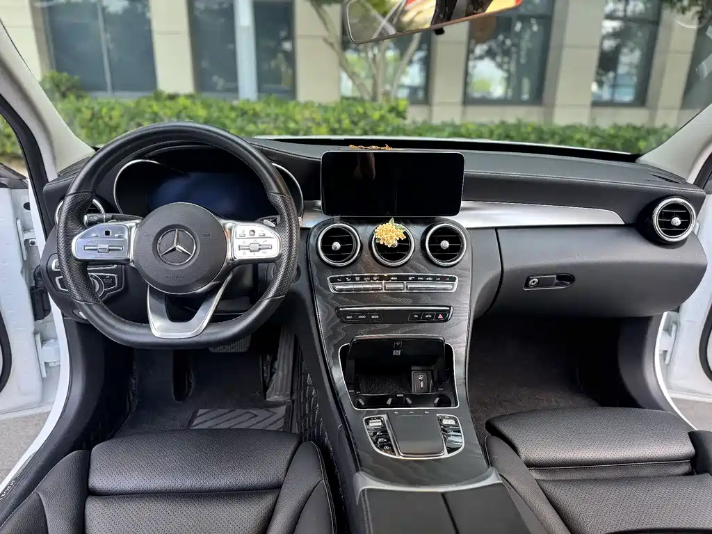 Mercedes-Benz C-Class 2020 — фото 4
