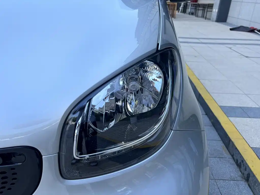smart Fortwo 2017 — фото 11