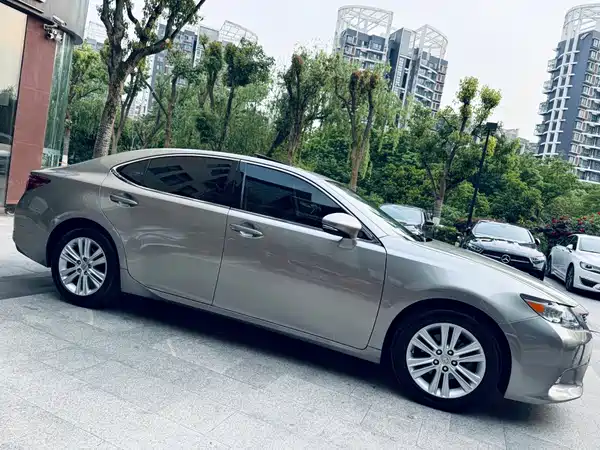 Lexus ES 2015