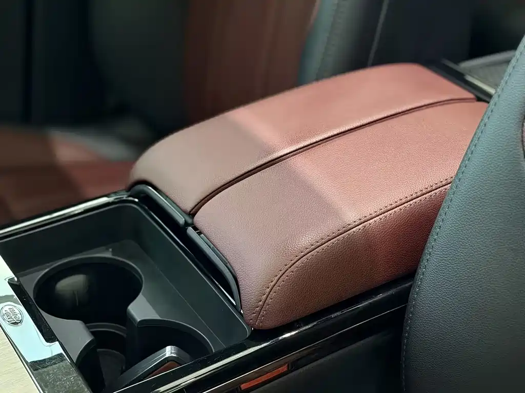 Land Rover Range Rover Evoque 2024 — фото 13