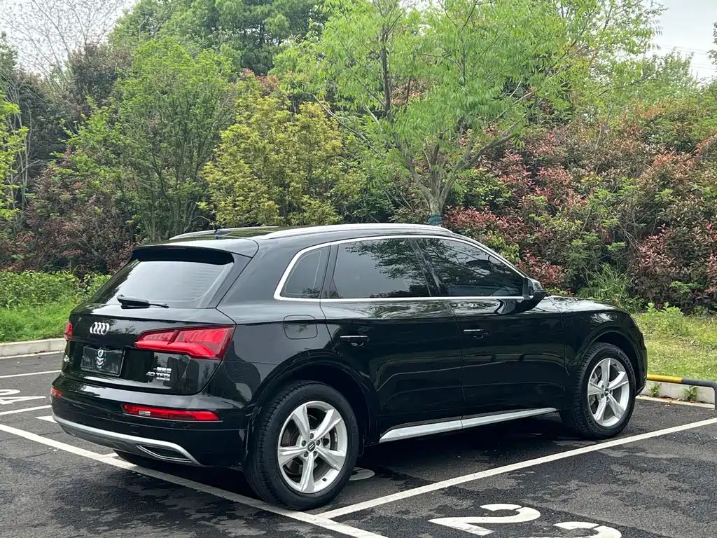 Audi Q5L 2021 — фото 14